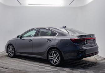 Подержанный автомобиль Kia Cerato Sedan 2019 года (3 фото)