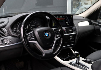 Подержанный автомобиль BMW X3 2013 года (13 фото)