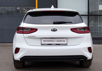 Подержанный автомобиль Kia Ceed Hatchback 2018 года (6 фото)