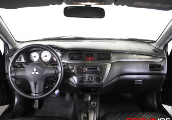 Подержанный автомобиль Mitsubishi Lancer Sedan 2007 года (13 фото)