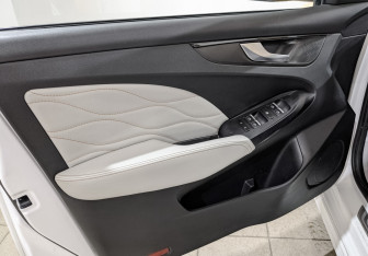 Подержанный автомобиль Kaiyi E5 2024 года (19 фото)