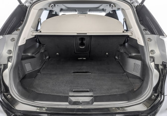 Подержанный автомобиль Nissan X-Trail 2016 года (10 фото)