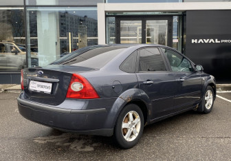 Подержанный автомобиль Ford Focus Sedan 2008 года (5 фото)