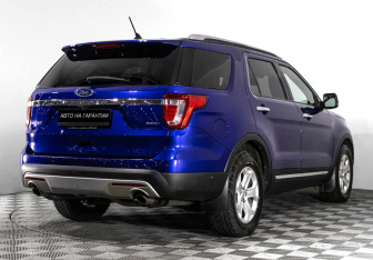 Подержанный автомобиль Ford Explorer 2017 года (3 фото)