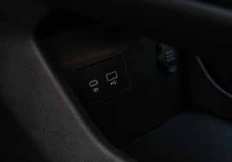 Подержанный автомобиль Geely Monjaro 2023 года (25 фото)