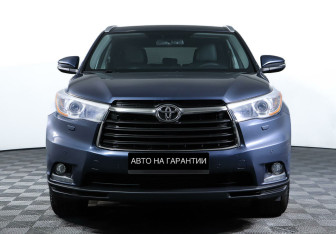Подержанный автомобиль Toyota Highlander 2014 года (2 фото)