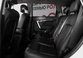Подержанный автомобиль Chevrolet Captiva 2013 года (10 фото)