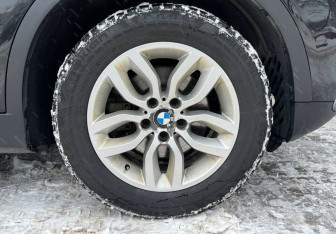 Подержанный автомобиль BMW X3 2013 года (13 фото)