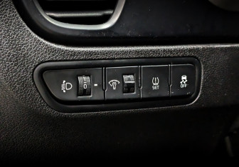 Подержанный автомобиль Kia Rio Hatchback 2021 года (26 фото)