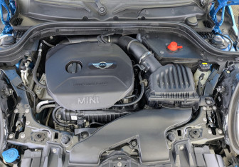 Подержанный автомобиль MINI Hatch 2017 года (11 фото)