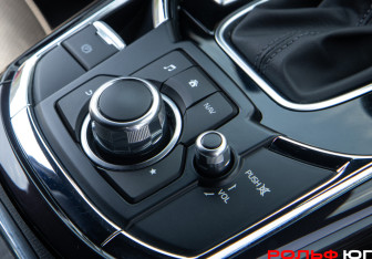 Подержанный автомобиль Mazda CX-9 2017 года (13 фото)