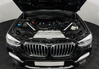Подержанный автомобиль BMW X3 2019 года (10 фото)