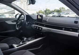 Подержанный автомобиль Audi A4 Sedan 2016 года (15 фото)