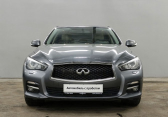 Подержанный автомобиль Infiniti Q50 2014 года (2 фото)