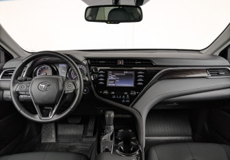 Подержанный автомобиль Toyota Camry Sedan 2020 года (14 фото)
