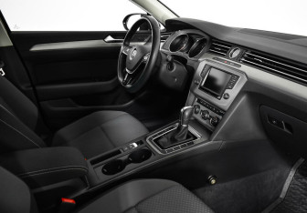 Подержанный автомобиль Volkswagen Passat Sedan 2016 года (5 фото)