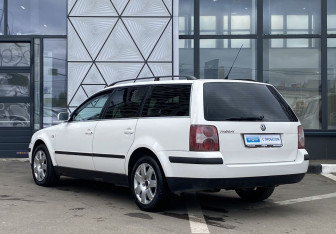 Подержанный автомобиль Volkswagen Passat Wagon 2003 года (7 фото)