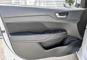 Подержанный автомобиль Hyundai Solaris Sedan 2021 года (19 фото)