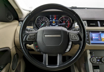 Подержанный автомобиль Land Rover Range Rover Evoque 2018 года (30 фото)