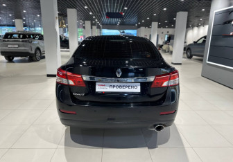 Подержанный автомобиль Renault Latitude 2014 года (5 фото)