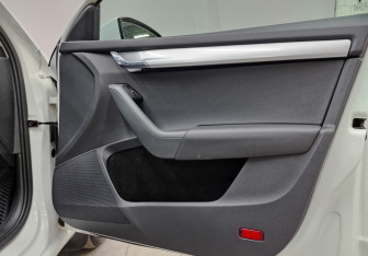 Подержанный автомобиль Skoda Octavia Liftback 2018 года (24 фото)