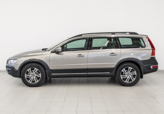 Подержанный автомобиль Volvo XC70 2014 года (8 фото)