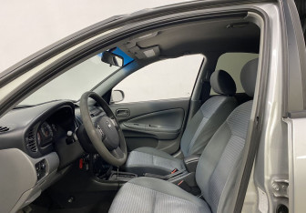 Подержанный автомобиль Nissan Almera Classic 2013 года (17 фото)