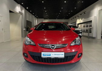 Подержанный автомобиль Opel Astra Hatchback 2012 года (2 фото)
