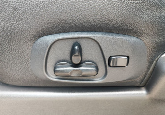 Подержанный автомобиль Mitsubishi Pajero 2014 года (13 фото)