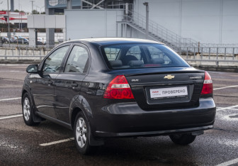 Подержанный автомобиль Chevrolet Aveo Sedan 2011 года (7 фото)