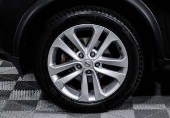 Подержанный автомобиль Nissan Juke 2012 года (15 фото)