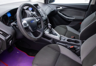 Подержанный автомобиль Ford Focus Hatchback 2011 года (10 фото)
