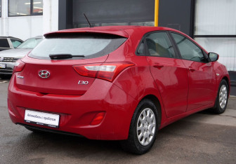 Подержанный автомобиль Hyundai i30 Hatchback 2012 года (8 фото)