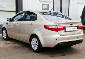 Подержанный автомобиль Kia Rio Sedan 2014 года (7 фото)