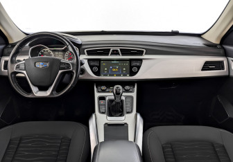 Подержанный автомобиль Geely Atlas 2018 года (14 фото)