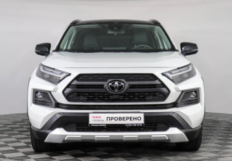 Подержанный автомобиль Toyota RAV4 2023 года (2 фото)