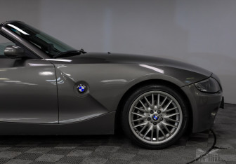 Подержанный автомобиль BMW Z4 Roadster 2004 года (47 фото)