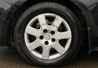 Подержанный автомобиль Mazda 3 Sedan 2008 года (9 фото)