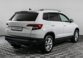 Подержанный автомобиль Skoda Karoq 2020 года (5 фото)