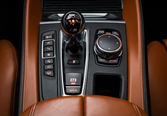 Подержанный автомобиль BMW X6 M 2016 года (17 фото)