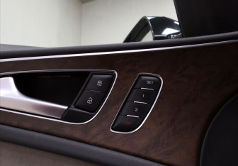 Подержанный автомобиль Audi A6 Sedan 2015 года (13 фото)