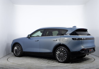 Подержанный автомобиль Voyah Free 2023 года (7 фото)