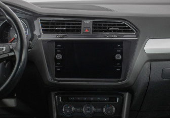 Подержанный автомобиль Volkswagen Tiguan 2018 года (14 фото)