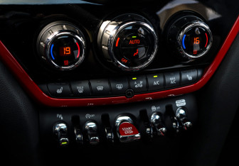 Подержанный автомобиль MINI Countryman 2020 года (17 фото)