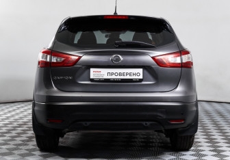 Подержанный автомобиль Nissan Qashqai 2014 года (6 фото)