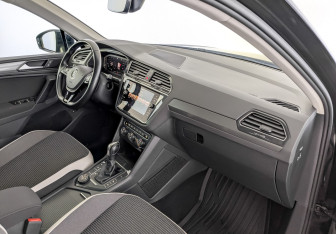 Подержанный автомобиль Volkswagen Tiguan 2019 года (11 фото)