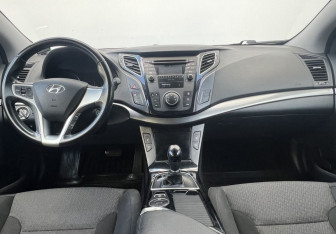 Подержанный автомобиль Hyundai i40 Sedan 2014 года (12 фото)