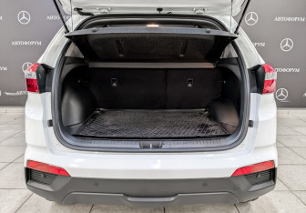 Подержанный автомобиль Hyundai Creta 2019 года (10 фото)