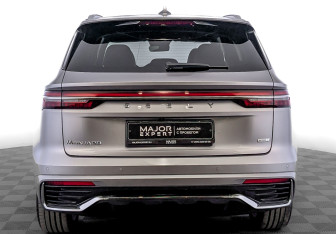 Подержанный автомобиль Geely Monjaro 2024 года (6 фото)