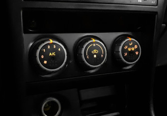 Подержанный автомобиль Nissan Almera Classic 2008 года (14 фото)